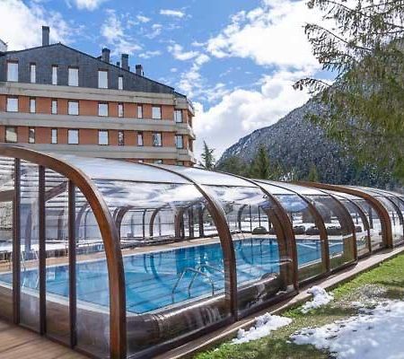 Hotel Montarto Baqueira Beret Buitenkant foto