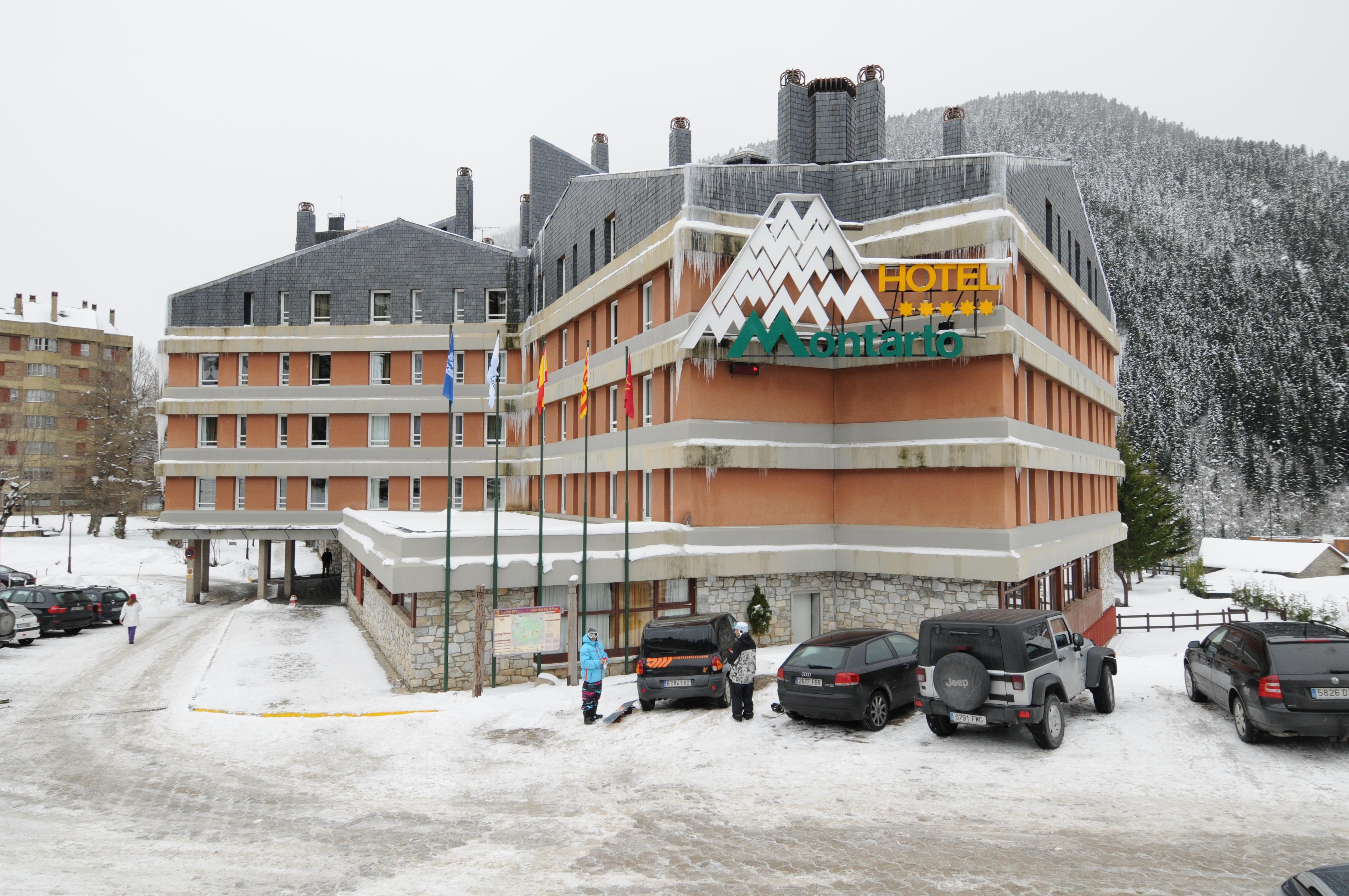 Hotel Montarto Baqueira Beret Buitenkant foto