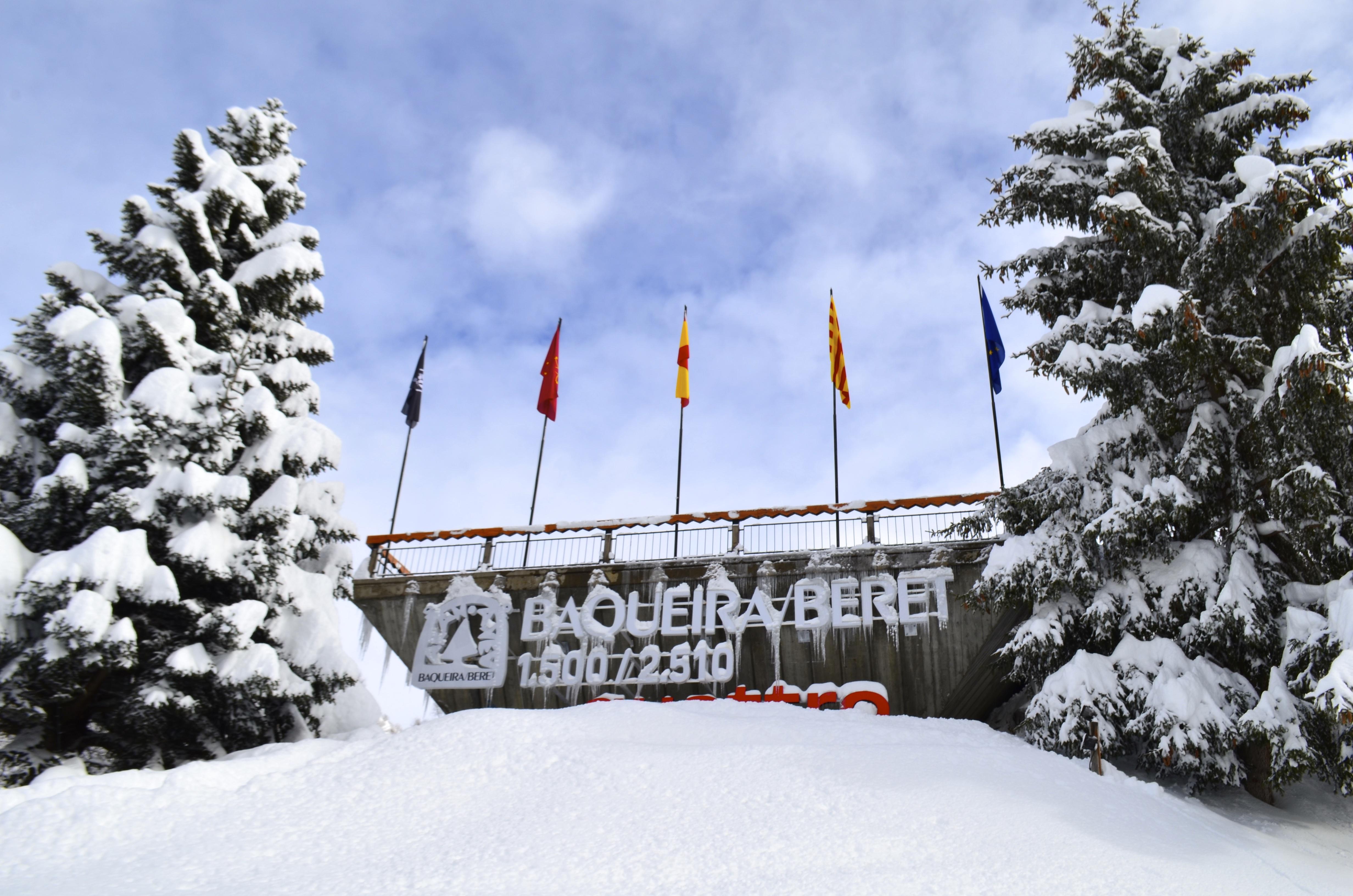 Hotel Montarto Baqueira Beret Buitenkant foto