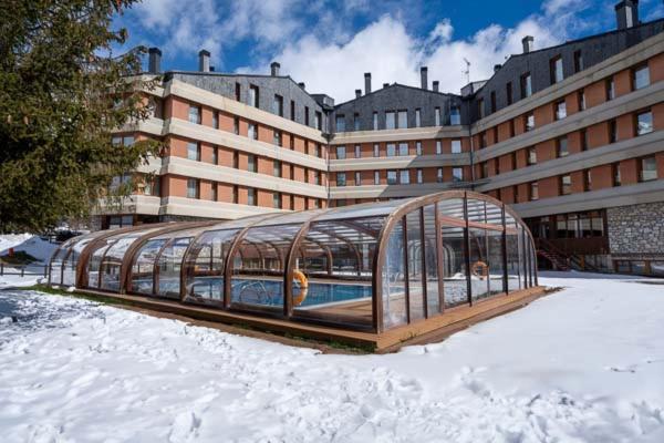 Hotel Montarto Baqueira Beret Buitenkant foto