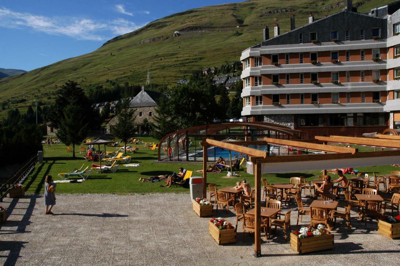 Hotel Montarto Baqueira Beret Buitenkant foto